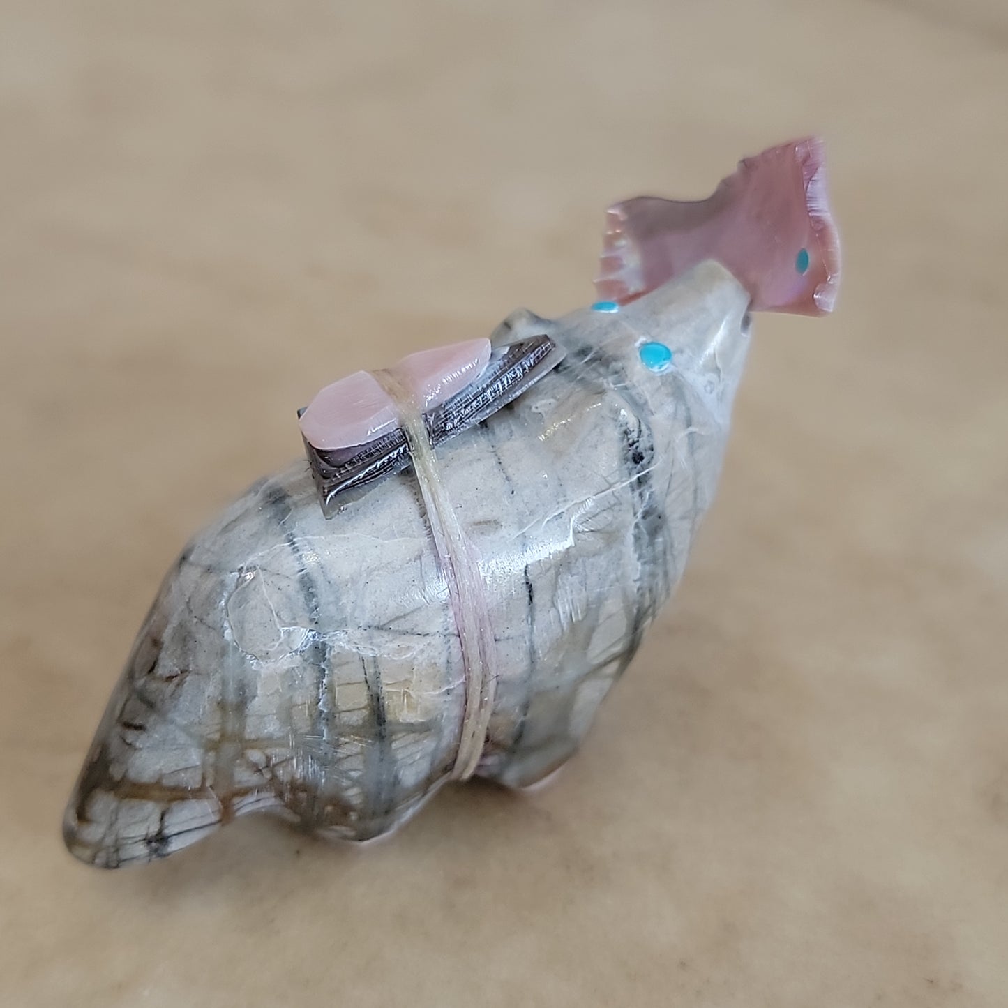 Delvin Leekya Picasso Marble Wolf w/ Great Catch Zuni Fetish