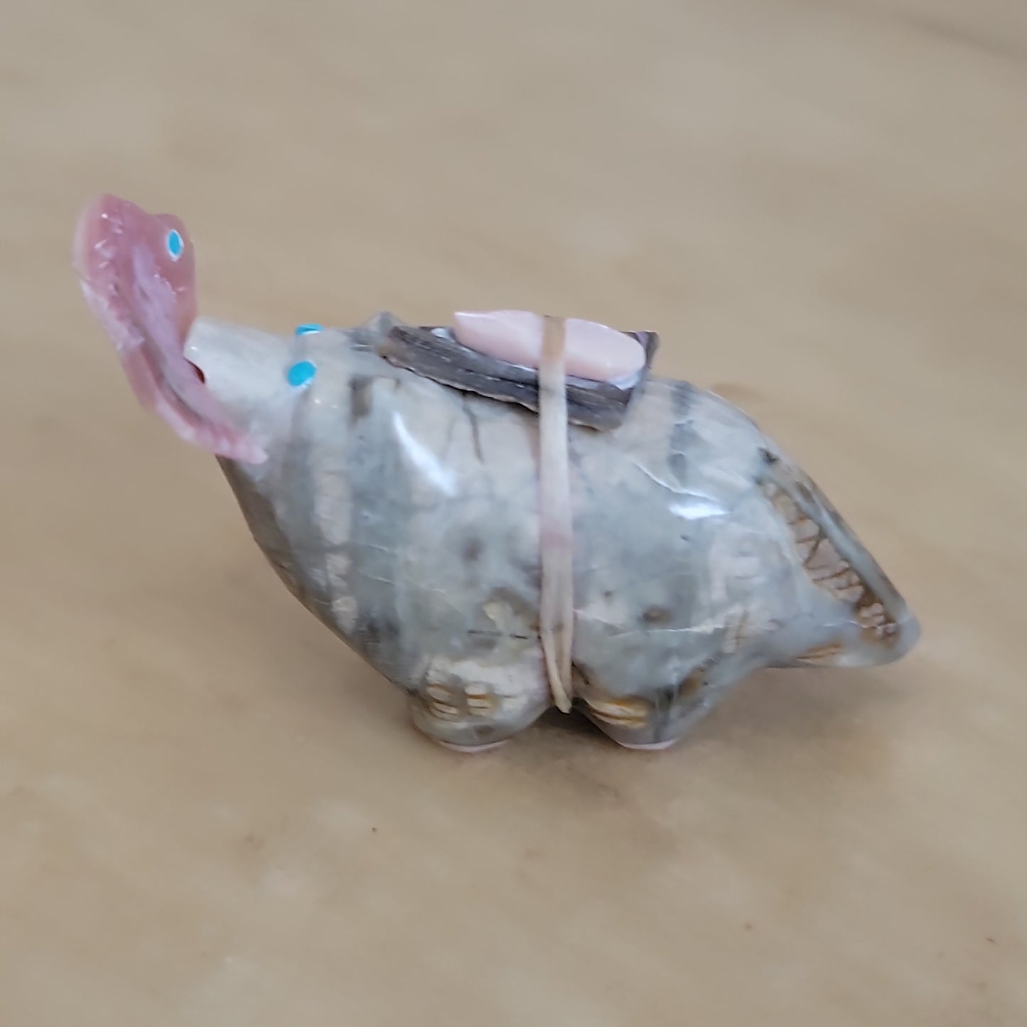 Delvin Leekya Picasso Marble Wolf w/ Great Catch Zuni Fetish
