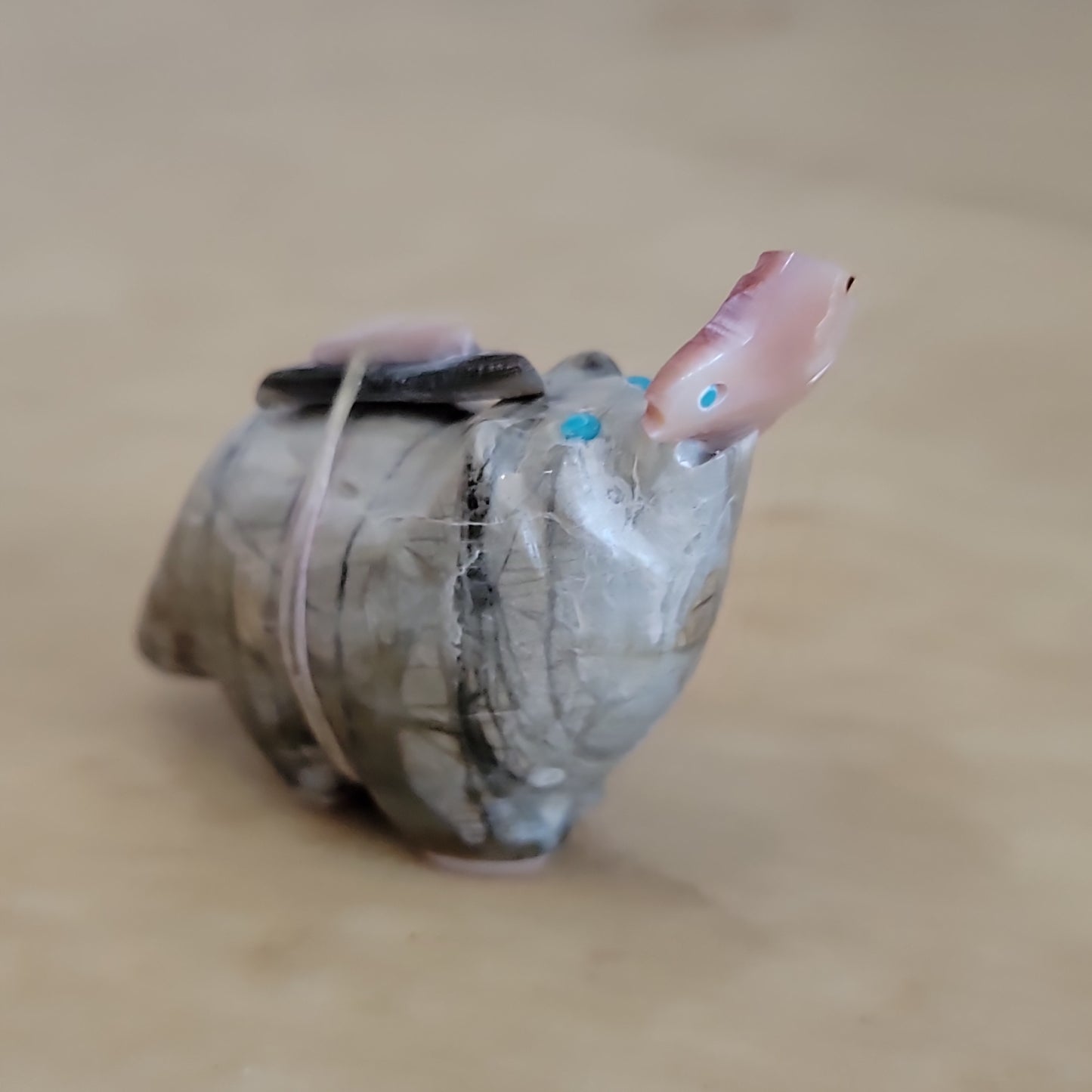 Delvin Leekya Picasso Marble Wolf w/ Great Catch Zuni Fetish
