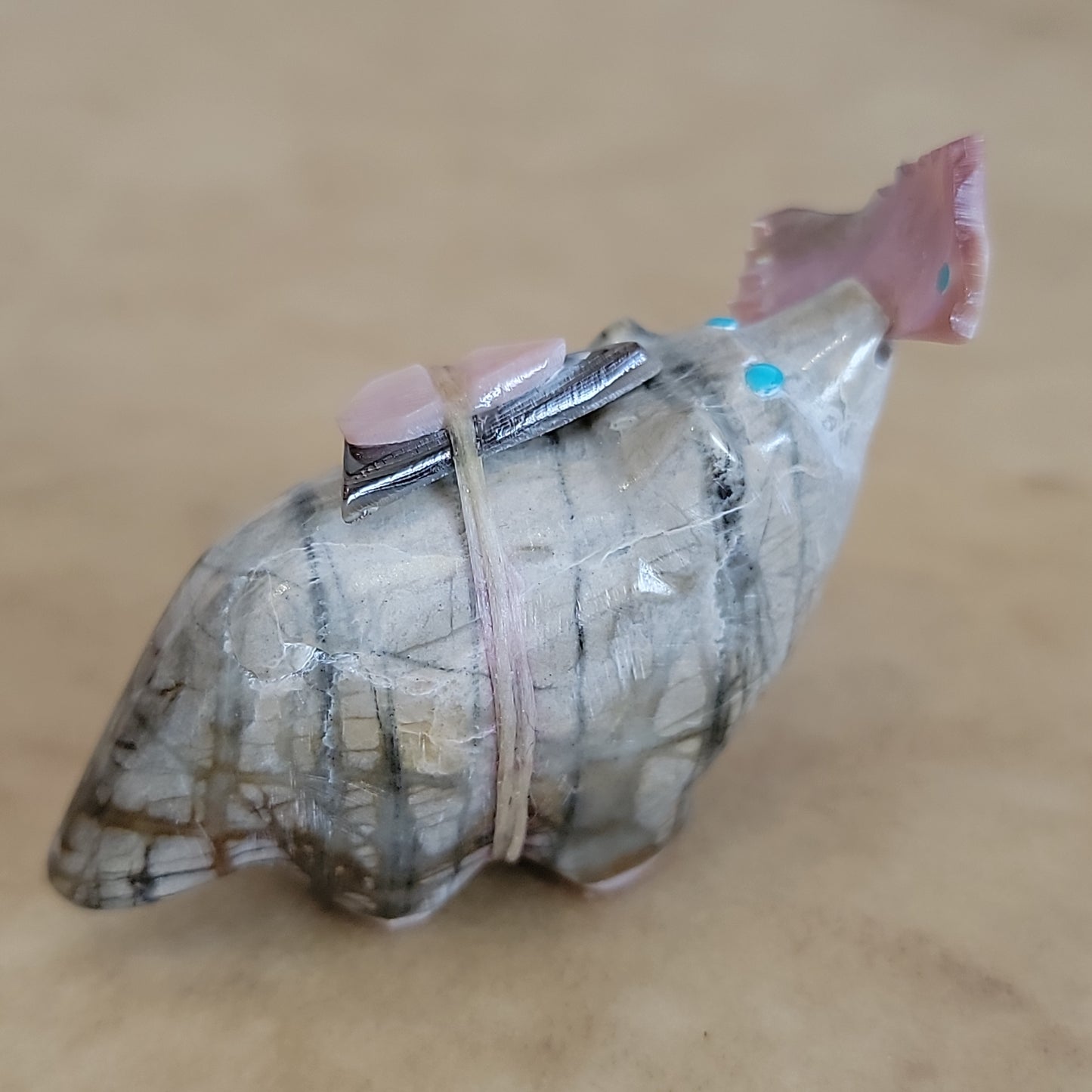 Delvin Leekya Picasso Marble Wolf w/ Great Catch Zuni Fetish