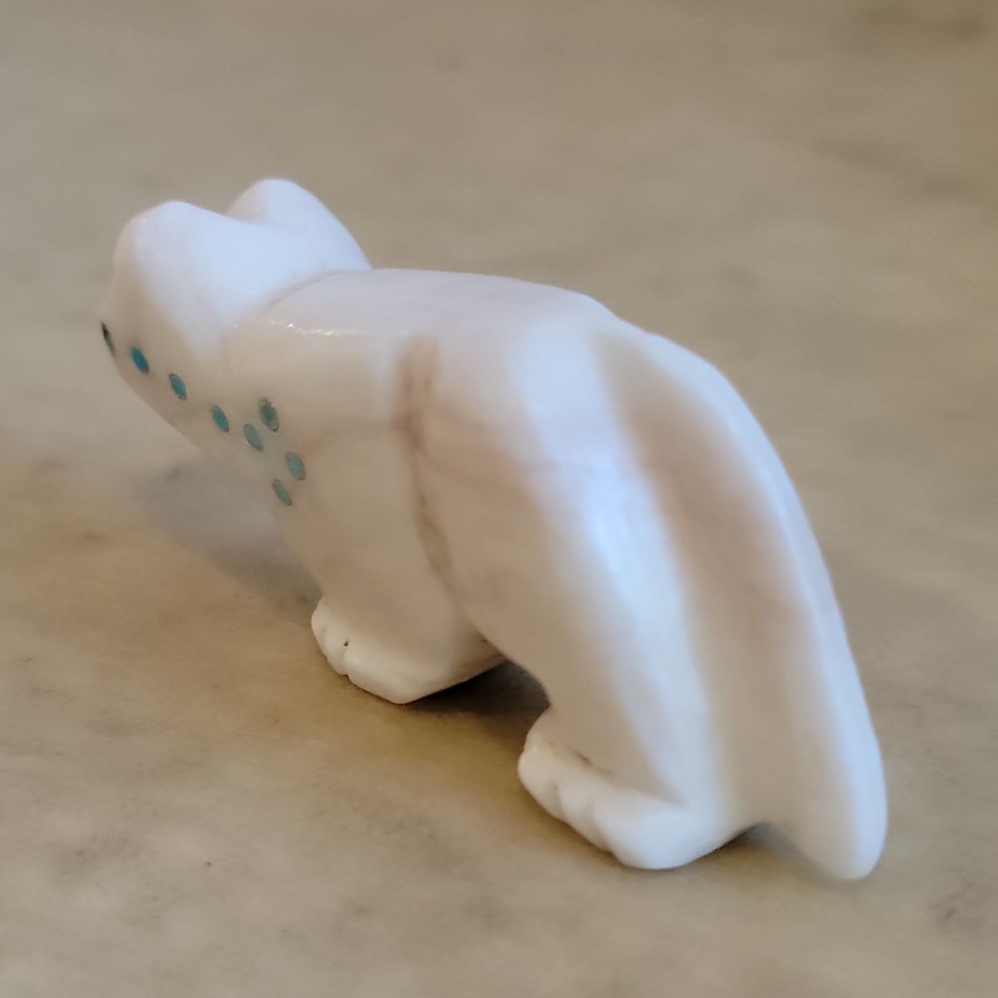 Alabaster Wolf Zuni Fetish