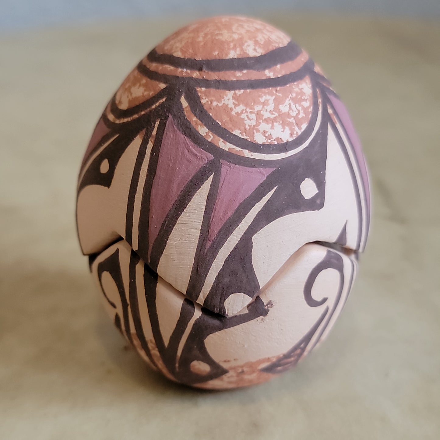 Tara Edaakie Zuni Egg Shaped Pottery w/Chick Pueblo Pottery