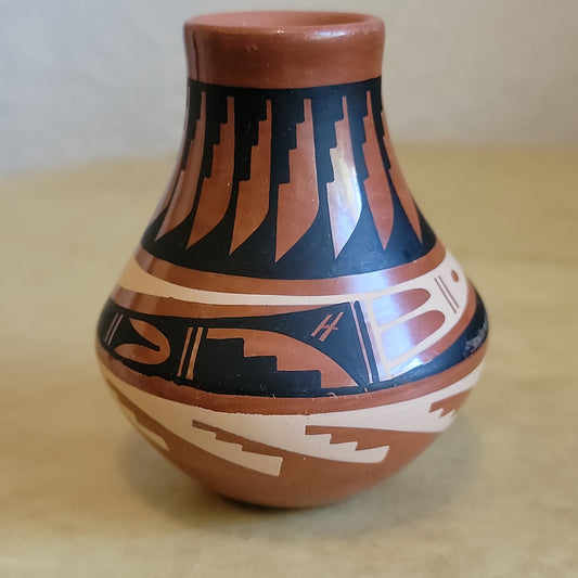 Vintage  Carol Lorreto (1998) Jemez Pueblo Pottery Vase