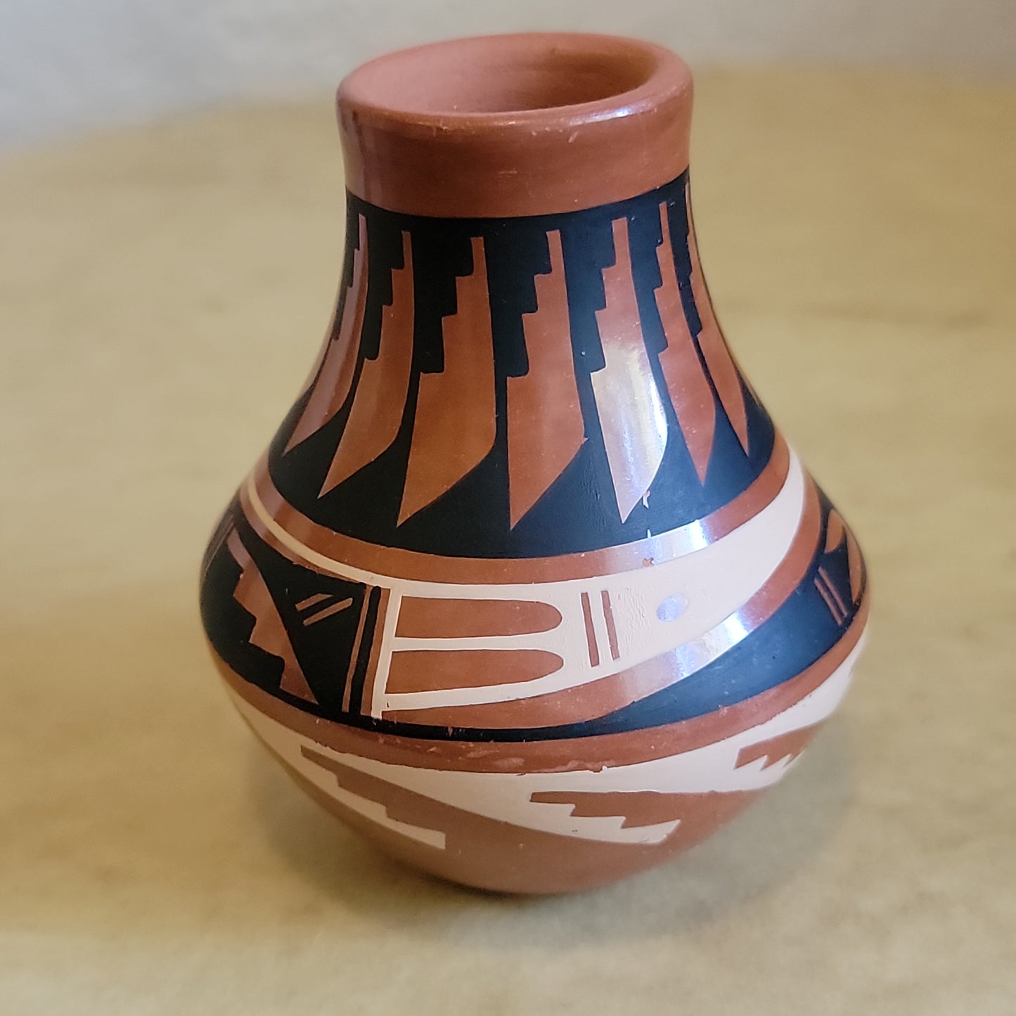 Vintage  Carol Lorreto (1998) Jemez Pueblo Pottery Vase