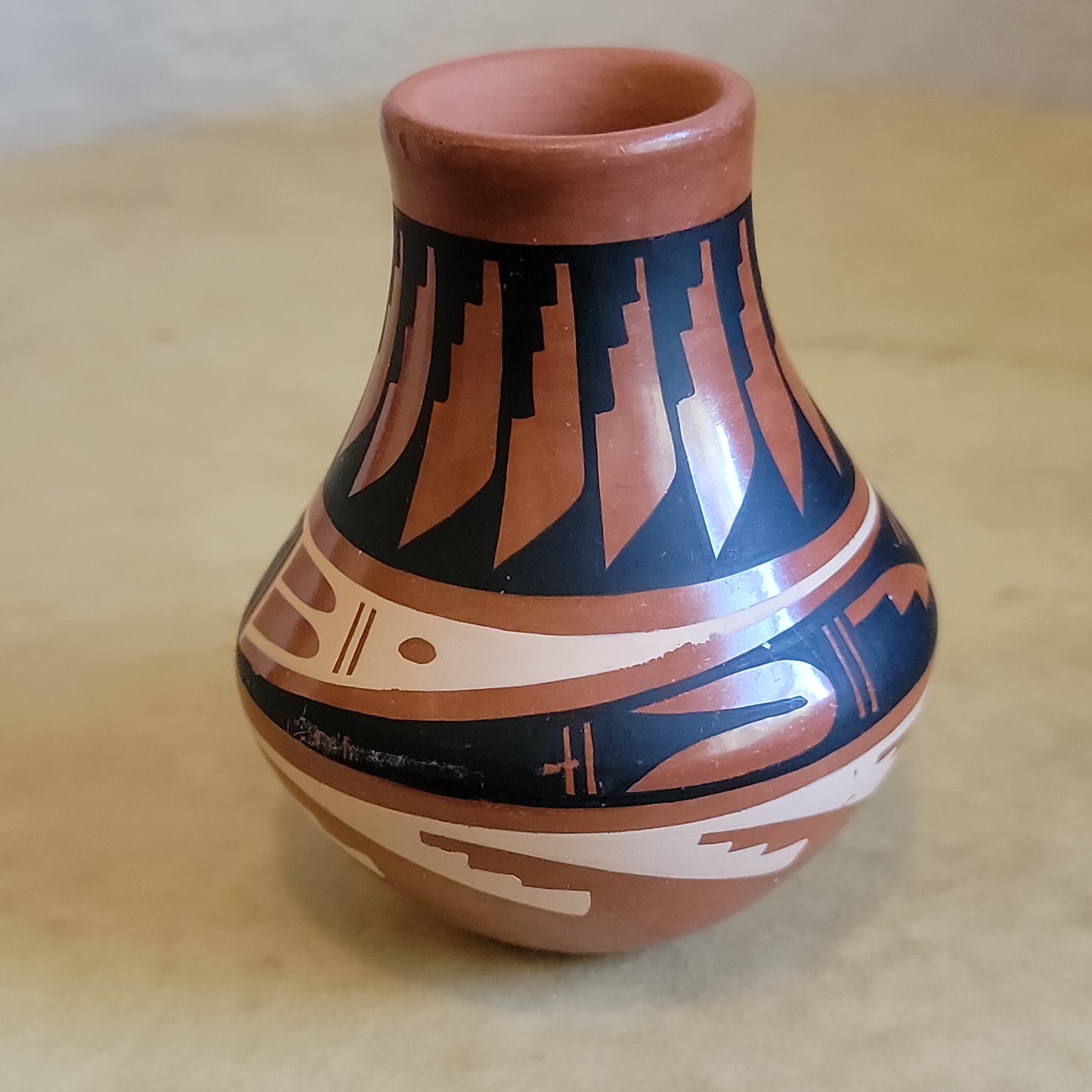 Vintage  Carol Lorreto (1998) Jemez Pueblo Pottery Vase