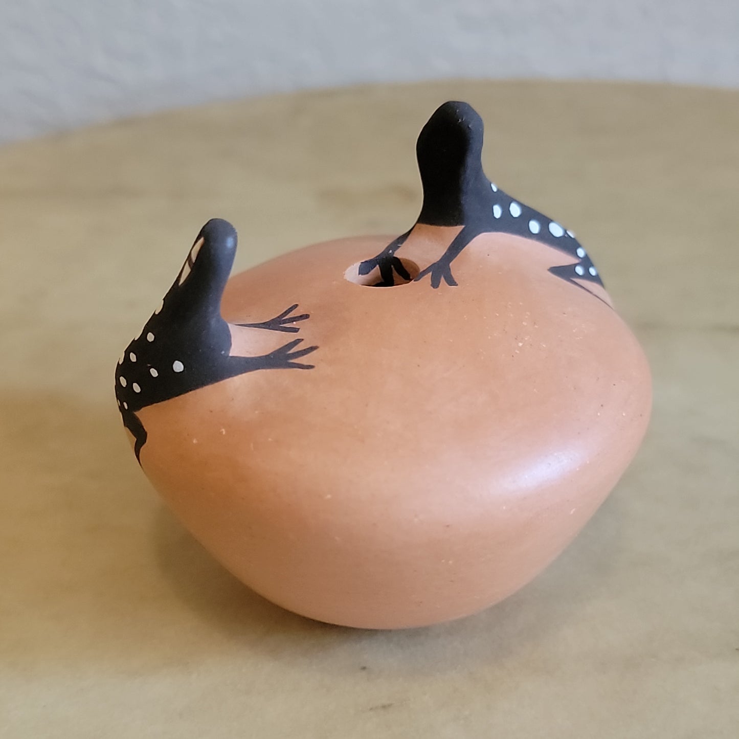 Agnes Peynetsa Zuni Pueblo Seedbowl w/2 Raised and Spotted Geckos Pueblo Pottery
