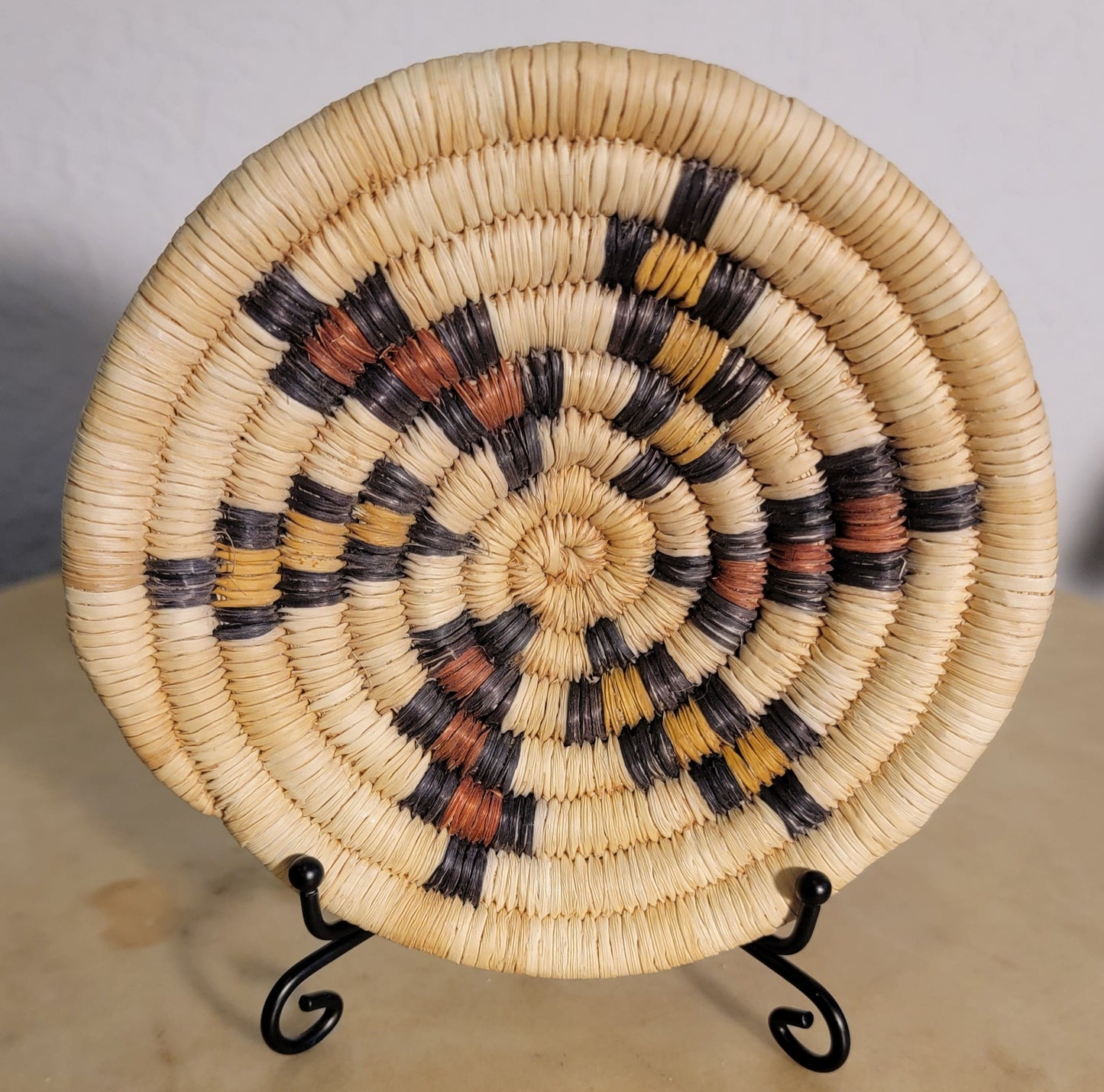 Hopi Pueblo Coiled Miniature Basket/Plaque Indian Basket