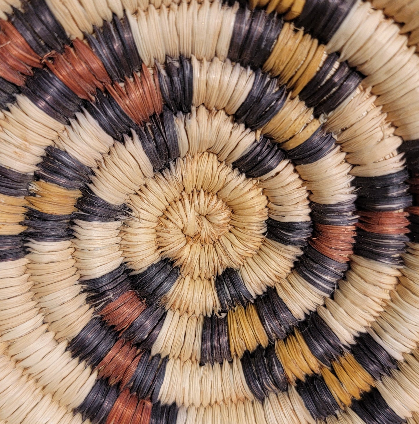 Hopi Pueblo Coiled Miniature Basket/Plaque Indian Basket
