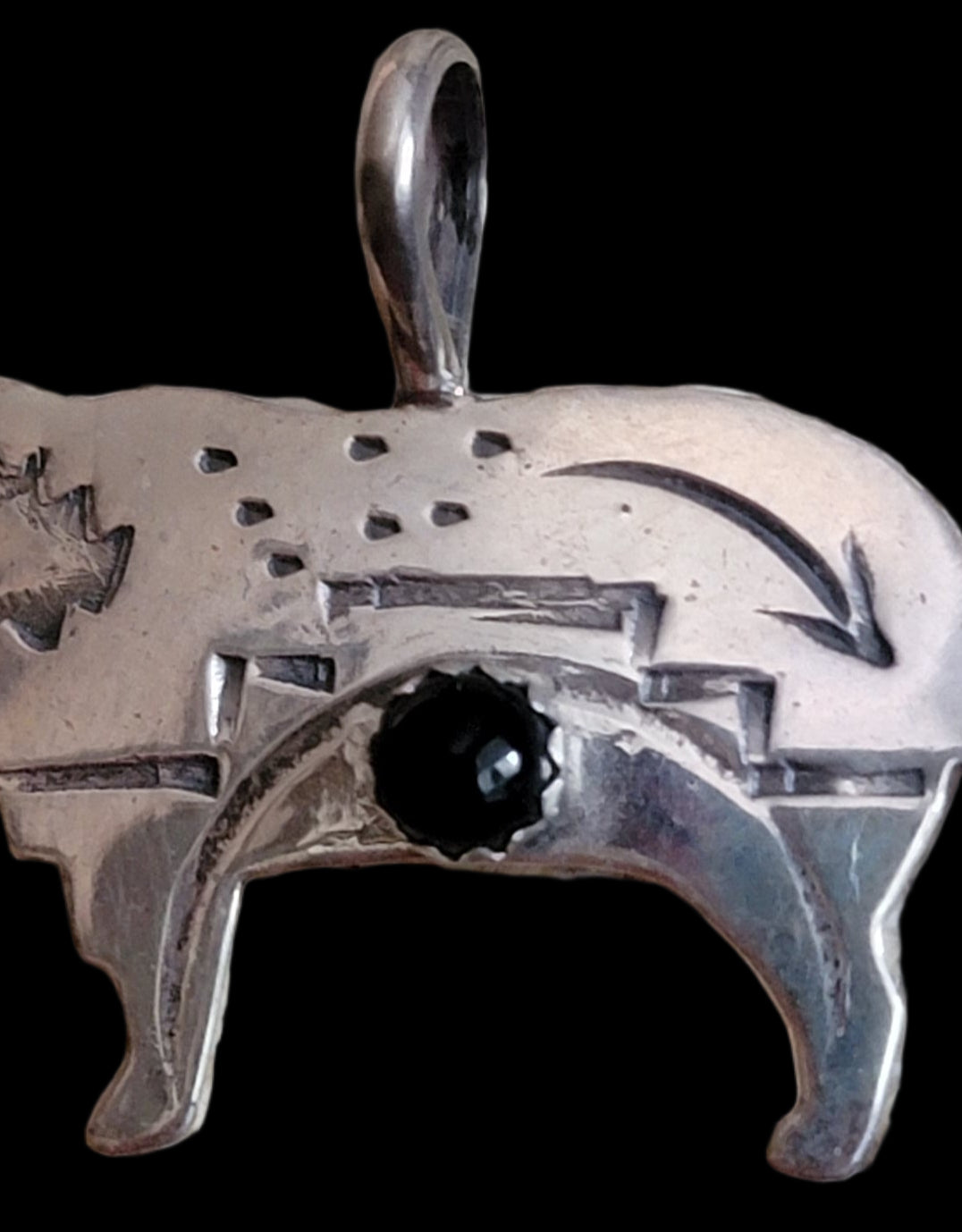 Sterling Silver Navajo Wolf Pendant w/Jet Stone Indian Jewelry