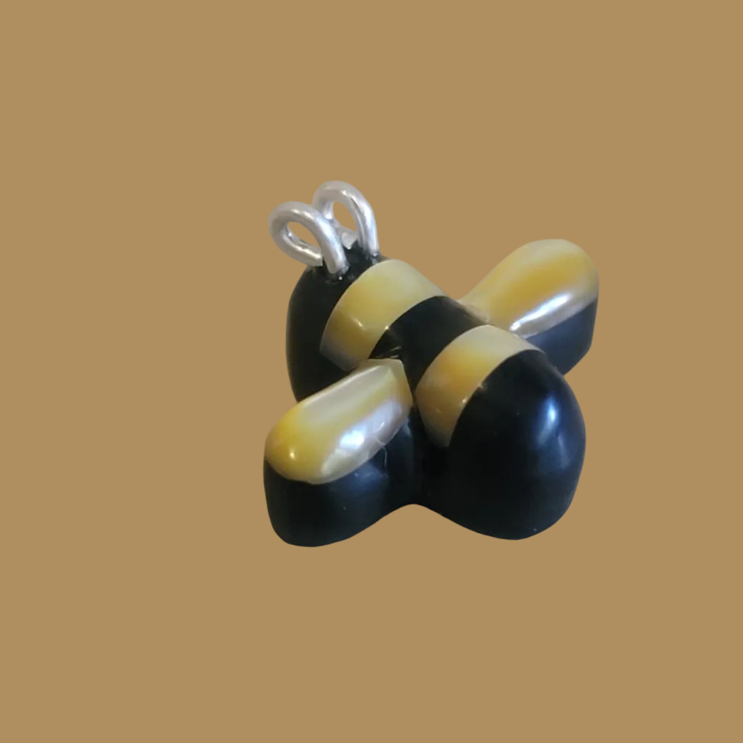 Beautiful Gold Lip w/Jet Zuni Fetish Bumblebee