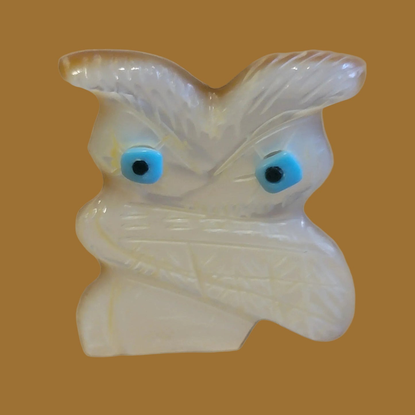 Mother of Pearl/Gold Lip Shell Zuni Fetish Owl