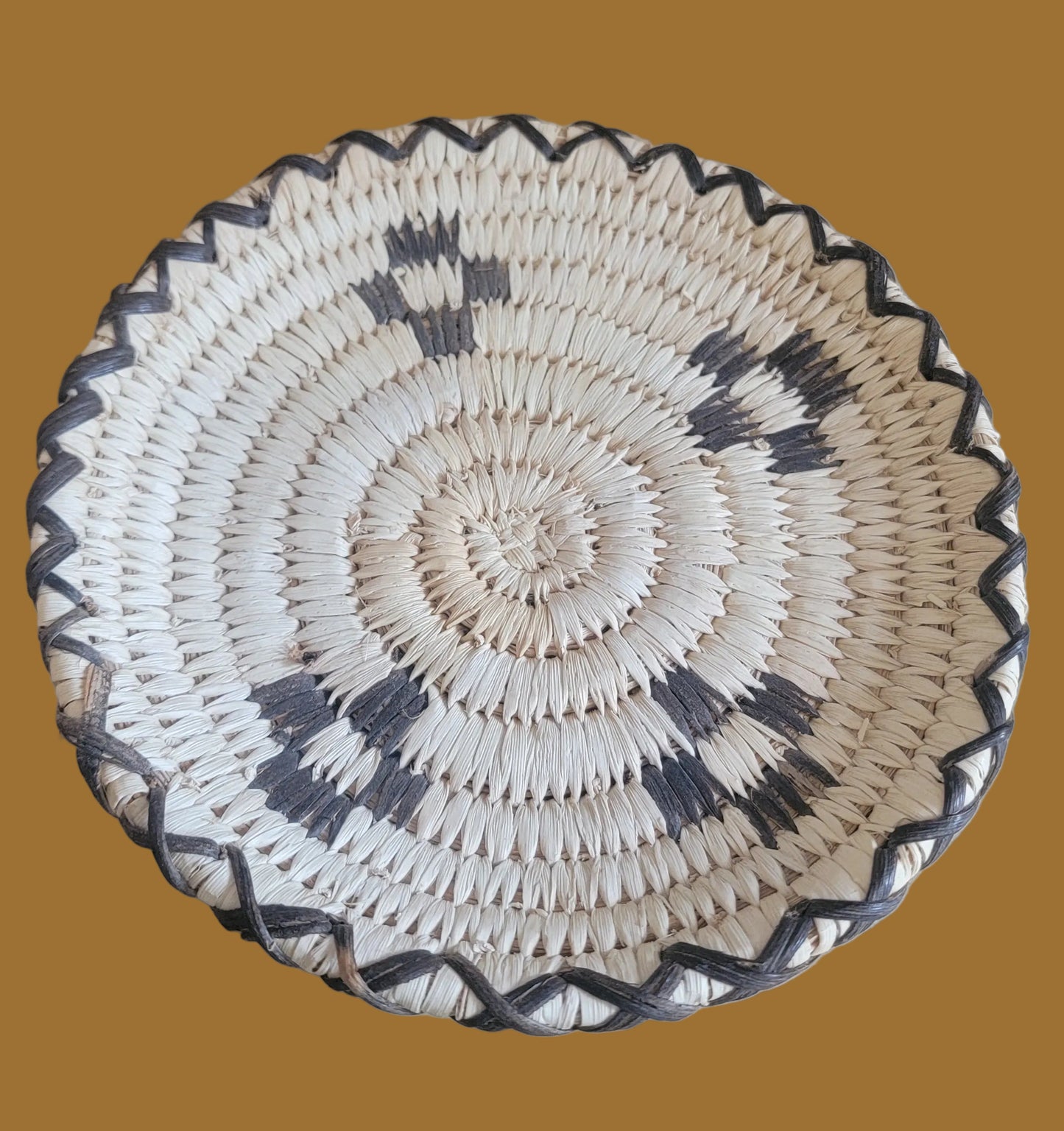 Devils Claw w/ Yucca Papago/ Tohono O'Odham Indian Basket