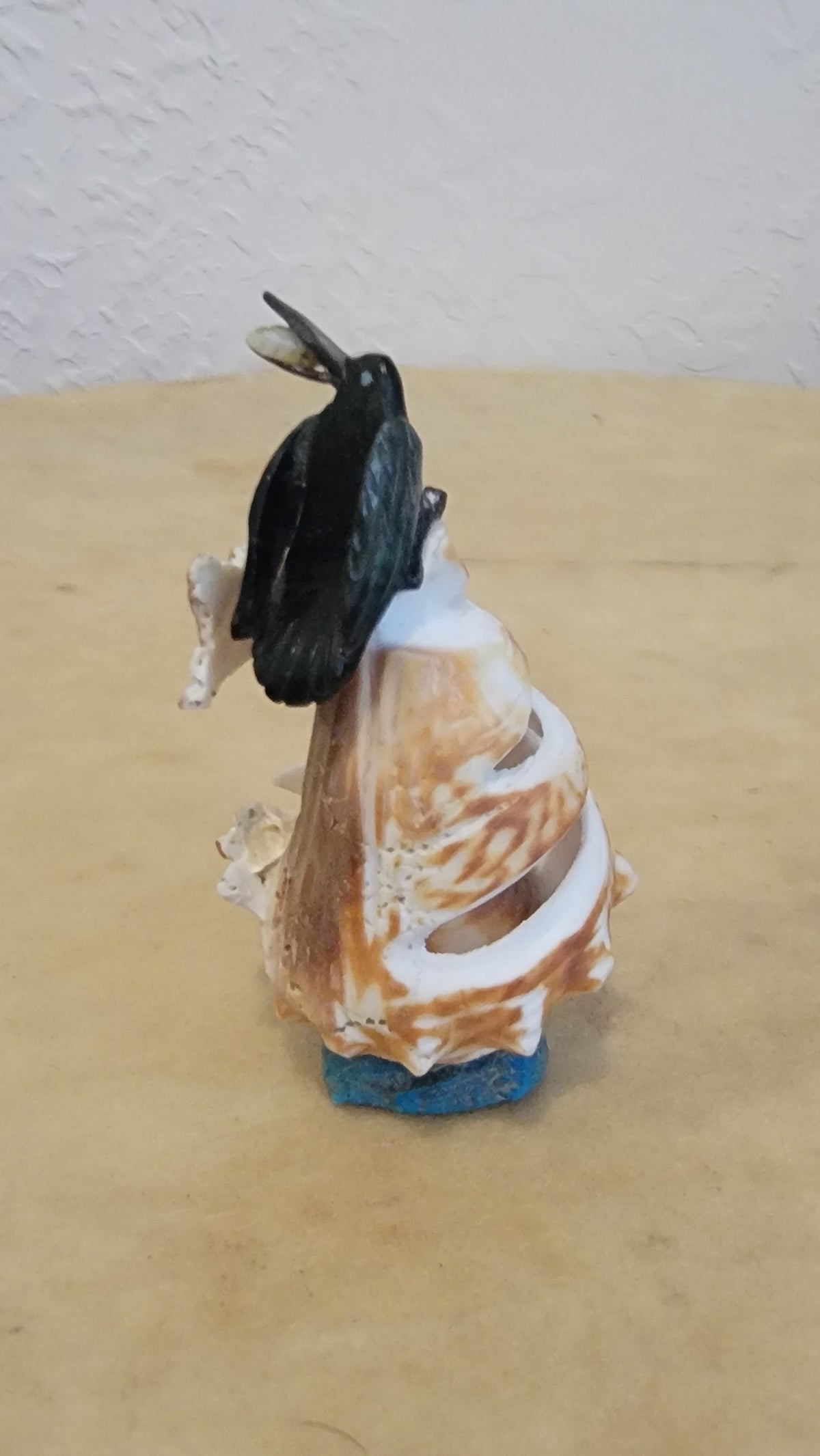 Raven w/Fish on Shell Perch Zuni Fetish
