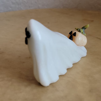 Ghost w/ Pumpkin Zuni Fetish