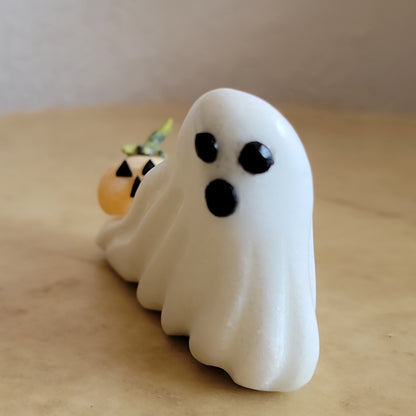 Ghost w/ Pumpkin Zuni Fetish