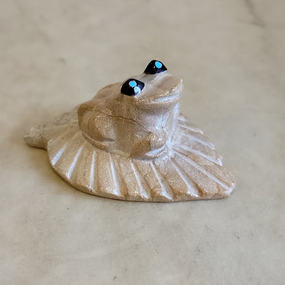 Travertine Frog Resting on Leaf Zuni Fetish