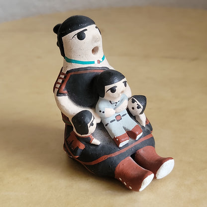 Robert Tenorio Santo Domingo Pueblo Pottery Storyteller w/ three babies