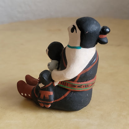 Robert Tenorio Santo Domingo Pueblo Pottery Storyteller w/ three babies