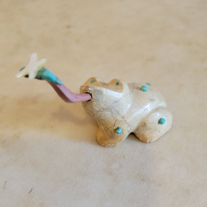 Travertine Frog  Zuni Fetish