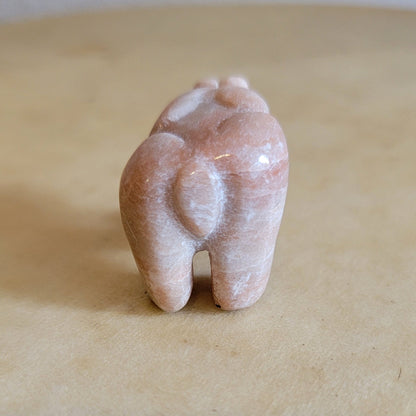 Alabaster Bear Zuni Fetish