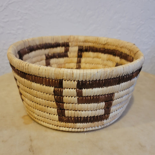 Vintage Papago Tohono O'Odham Coiled Basket/Bowl with Yucca Root Indian Basket