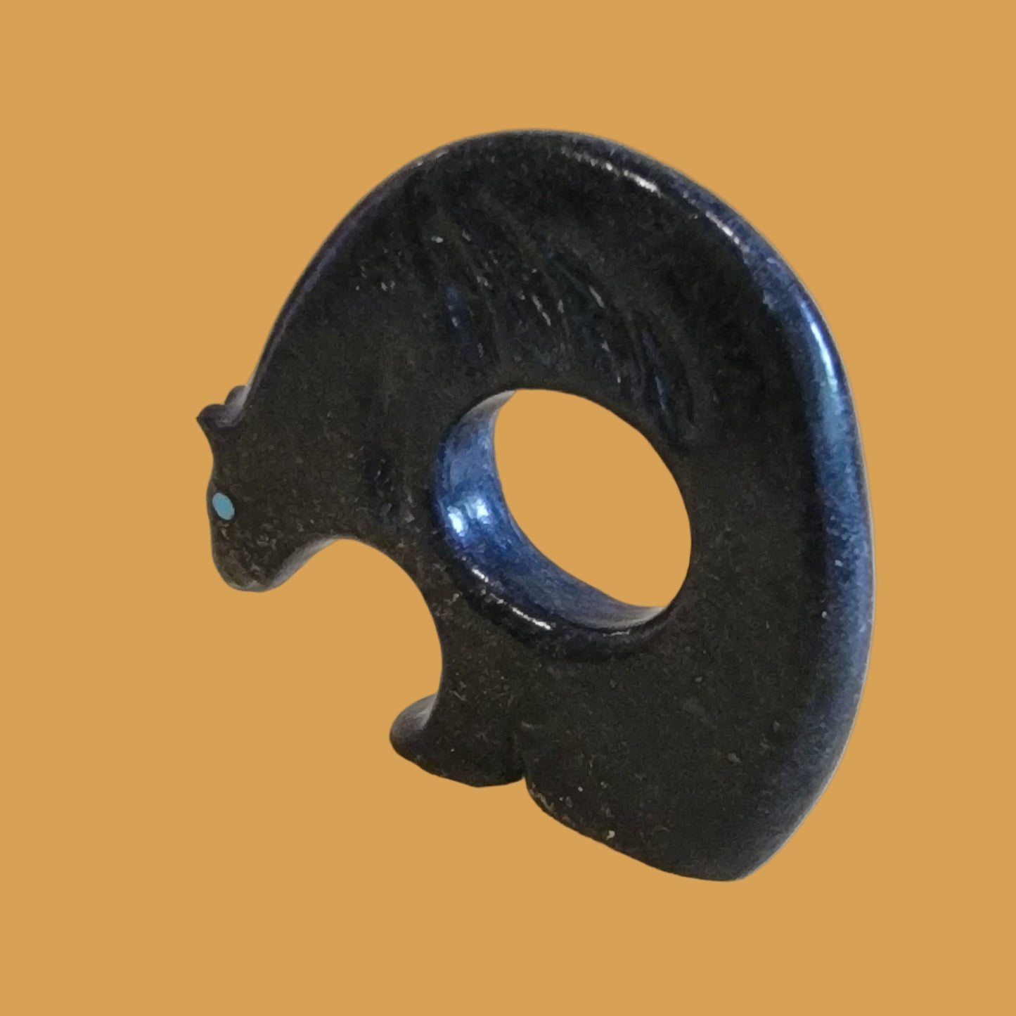 Peekaboo Bear w/Bearclaw Design Zuni Fetish