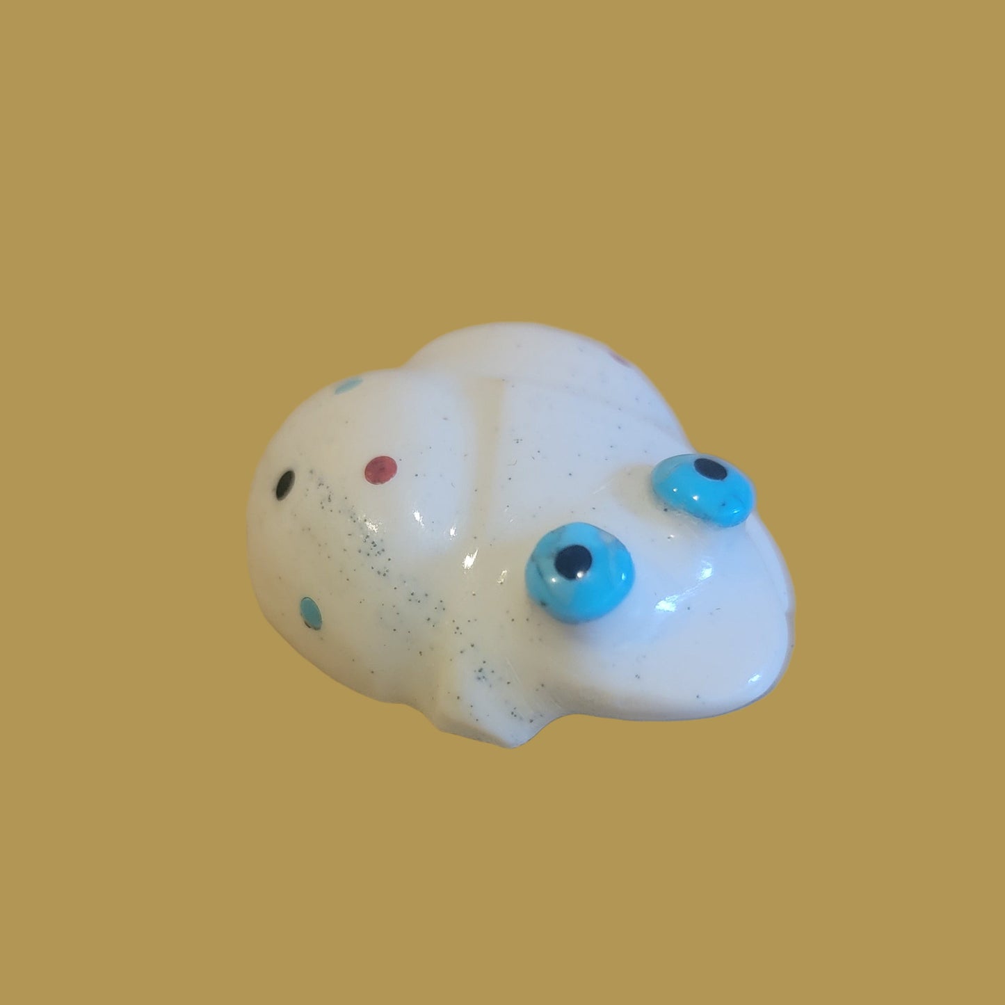 Serpentine Bug Eyed Frog w/Spots Zuni Fetish