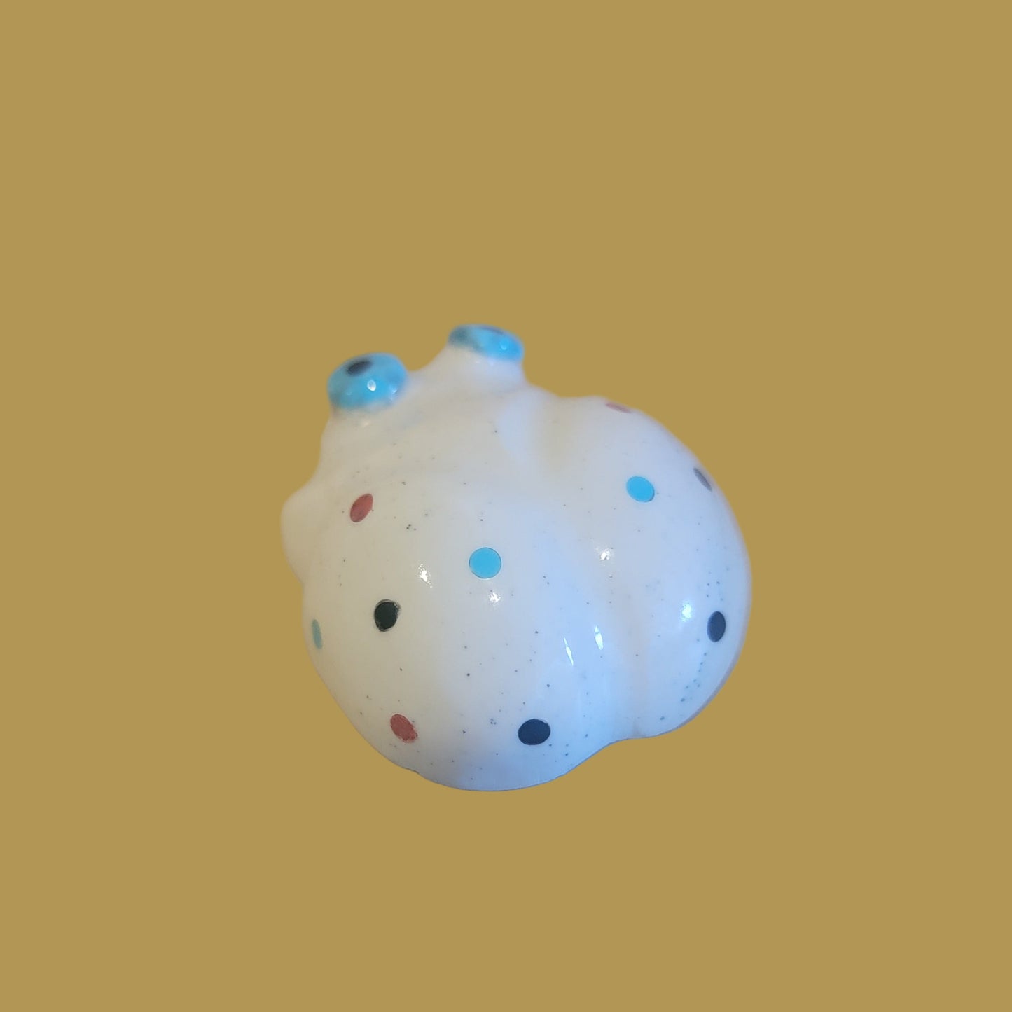 Serpentine Bug Eyed Frog w/Spots Zuni Fetish