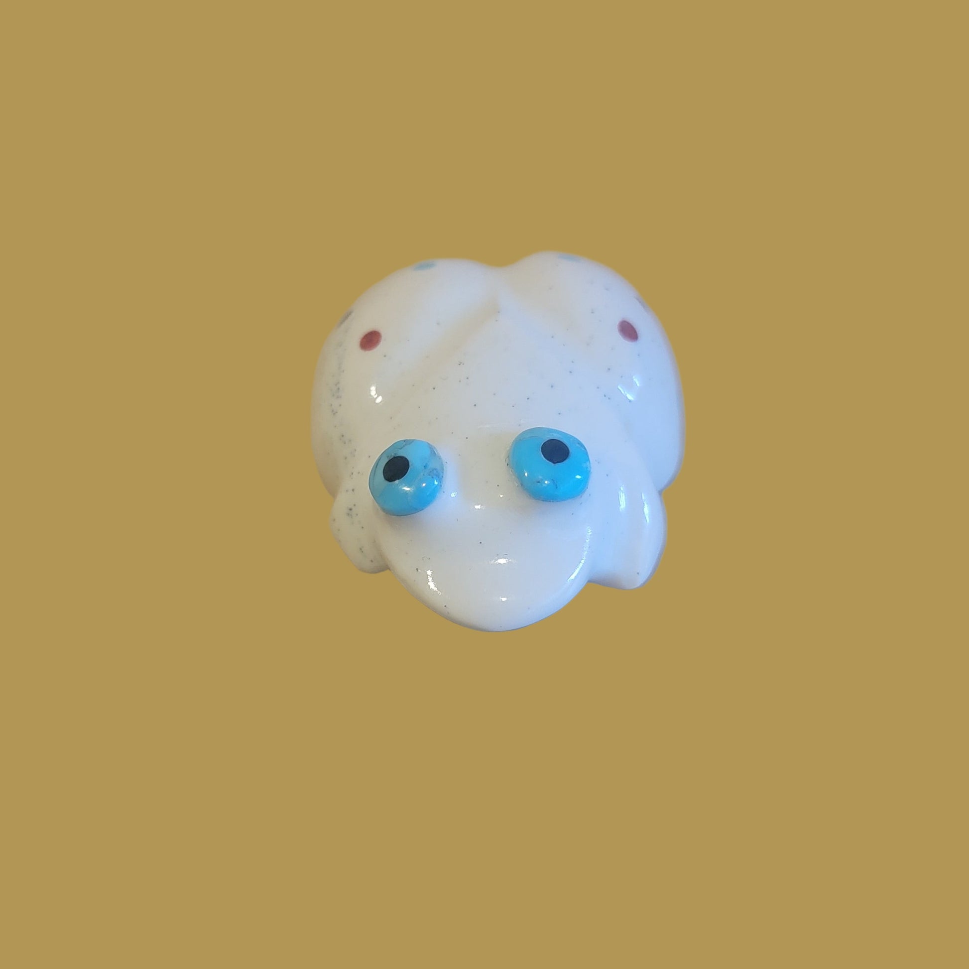 Serpentine Bug Eyed Frog w/Spots Zuni Fetish