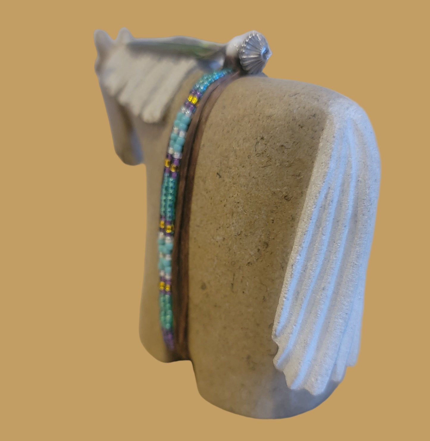 Navajo Alabaster Horse w/Beaded Bundle Zuni Fetish