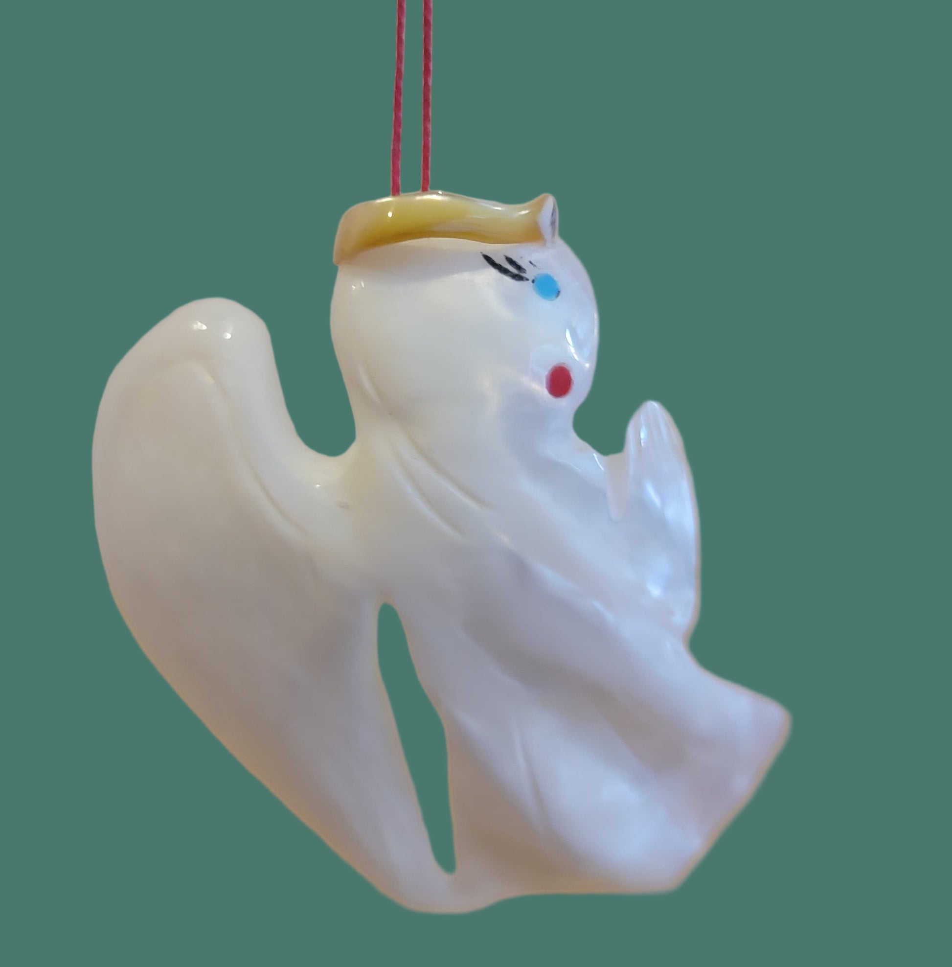 Mother of Pearl w/ Gold Lip Angel Zuni Fetish Holiday Ornament