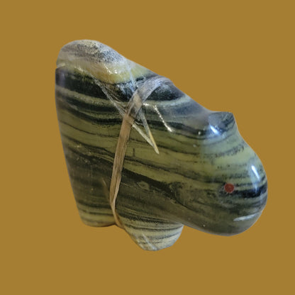 Serpentine Mountain Lion w/Brilliant Spiny Oyster Arrowhead Side Pack Zuni Fetish