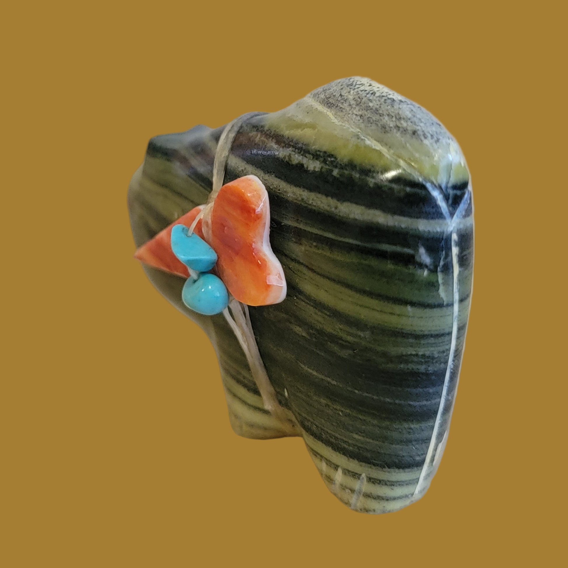 Serpentine Mountain Lion w/Brilliant Spiny Oyster Arrowhead Side Pack Zuni Fetish