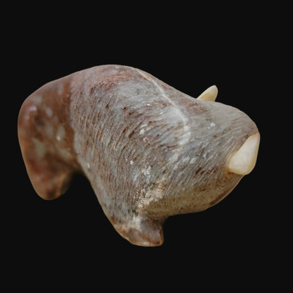 Unique Lynn Quam Onyx Bison/ Buffalo Zuni Fetish