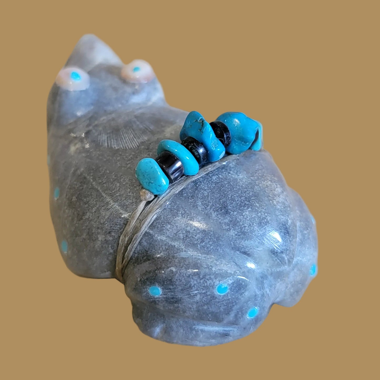 Bug Eyed Frog w/ Great Offering Zuni Fetish