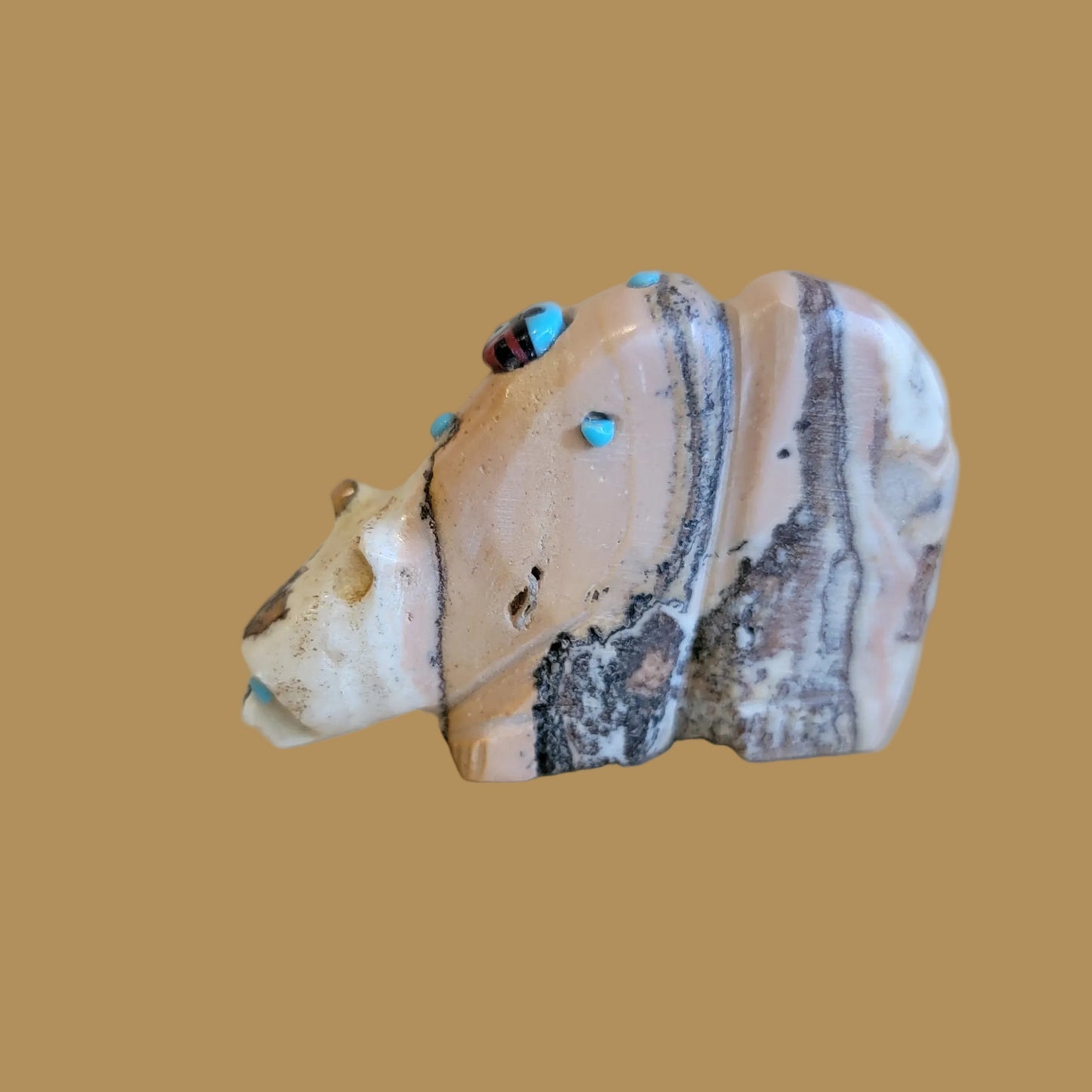 Agate Grizzly Bear on the Scent w/Zuni Sun Zuni Fetish