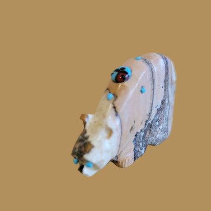 Agate Grizzly Bear on the Scent w/Zuni Sun Zuni Fetish