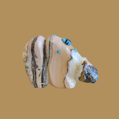 Agate Grizzly Bear on the Scent w/Zuni Sun Zuni Fetish