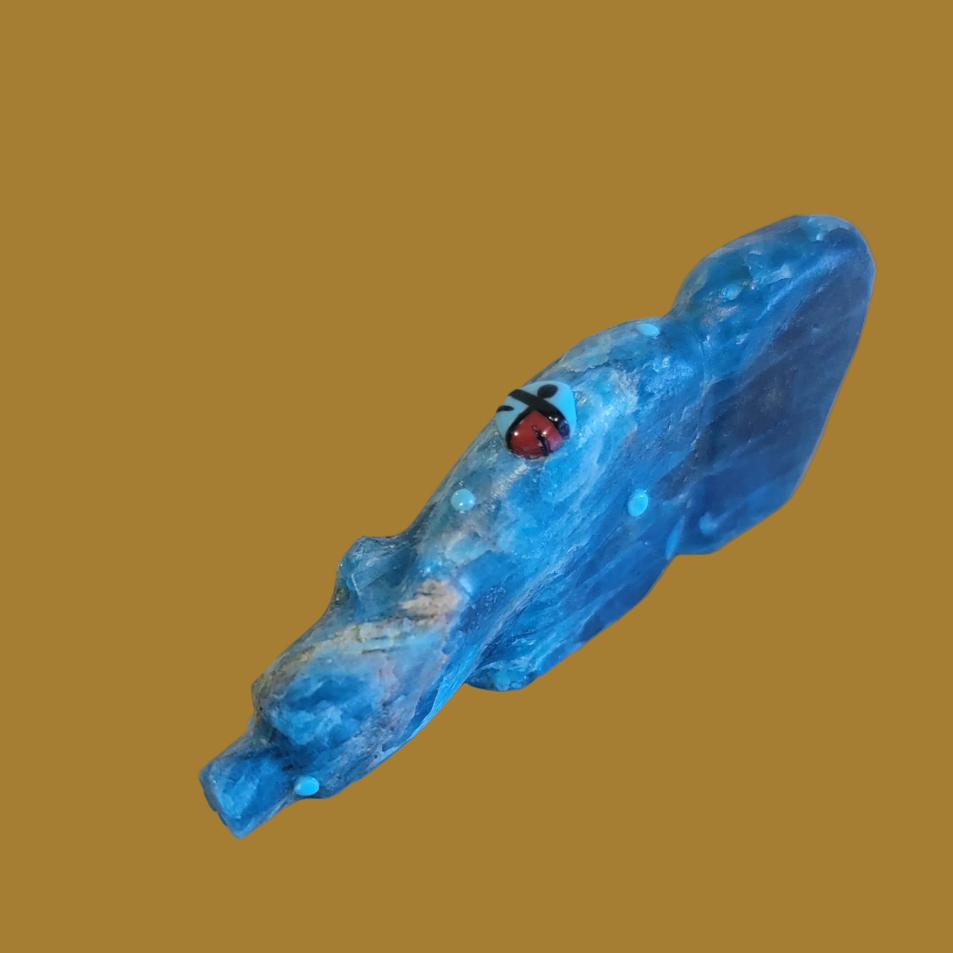 Blue Optic Hunting Bear w/ Zuni Sun Zuni Fetish