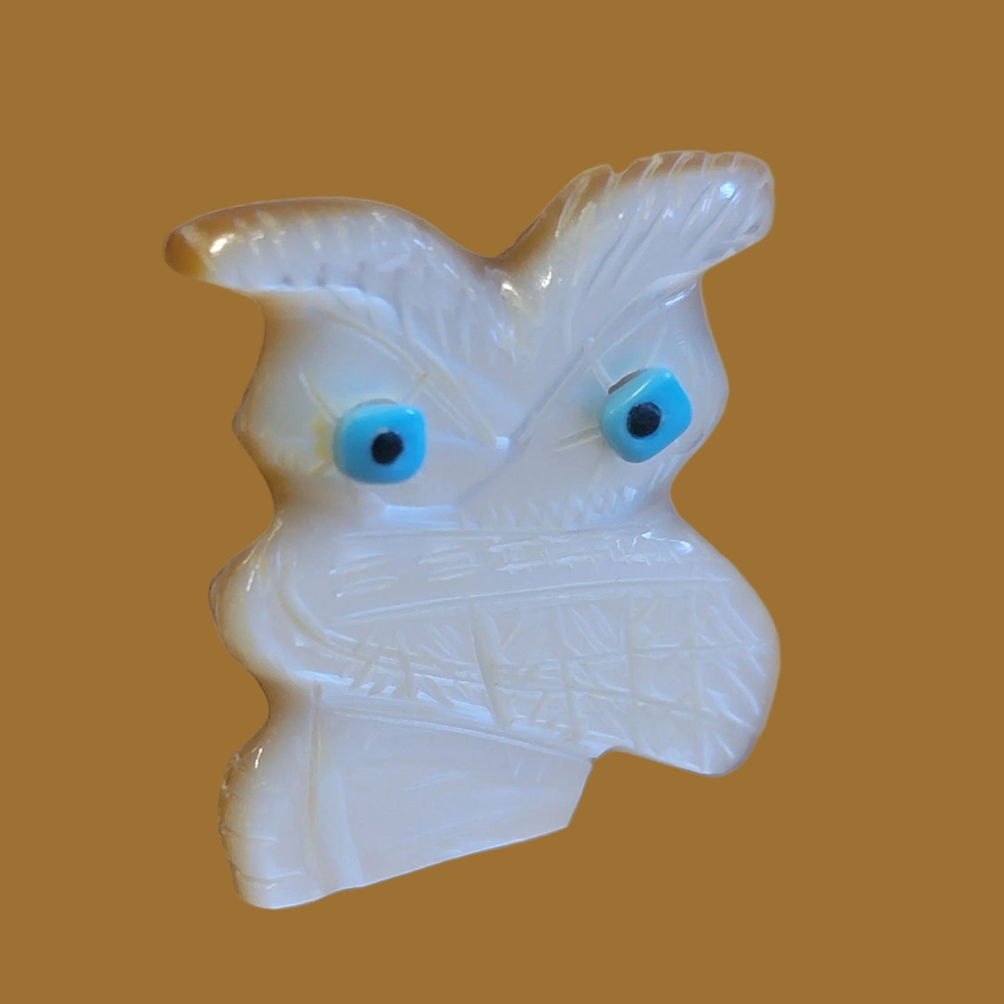 Mother of Pearl/Gold Lip Shell Zuni Fetish Owl