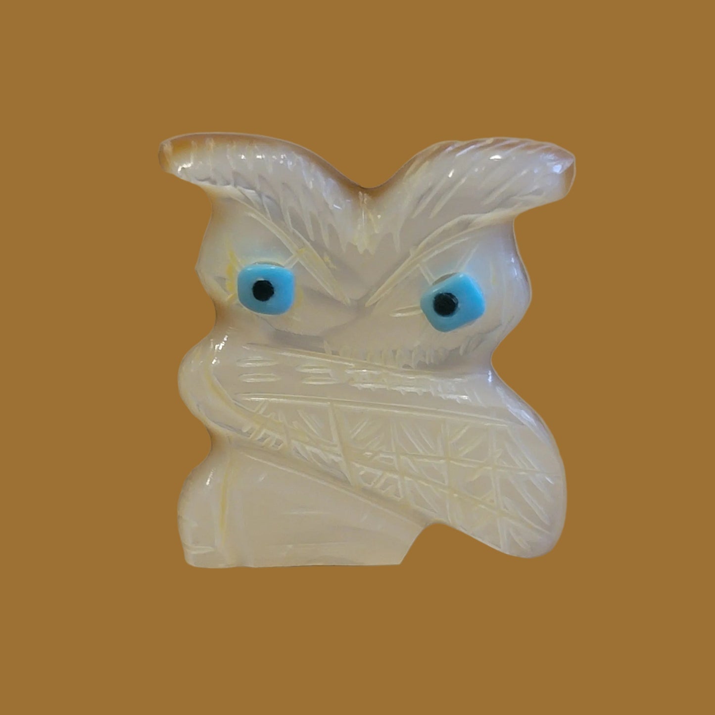 Mother of Pearl/Gold Lip Shell Zuni Fetish Owl
