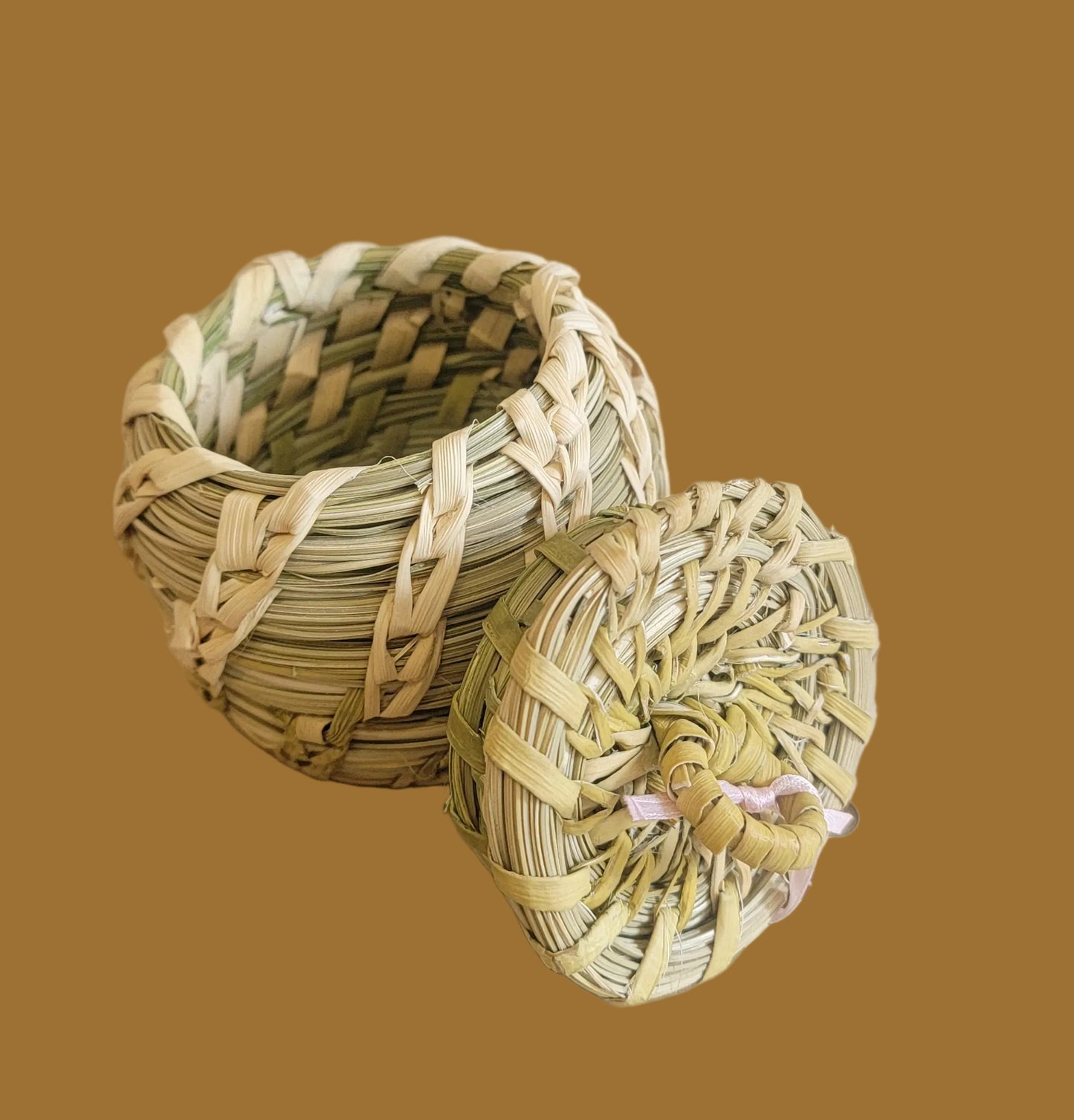 Lidded Split Stitch Papago / Tohono O'Odham Indian Basket