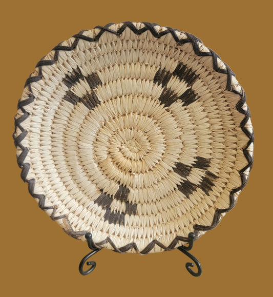 Devils Claw w/ Yucca Papago/ Tohono O'Odham Indian Basket
