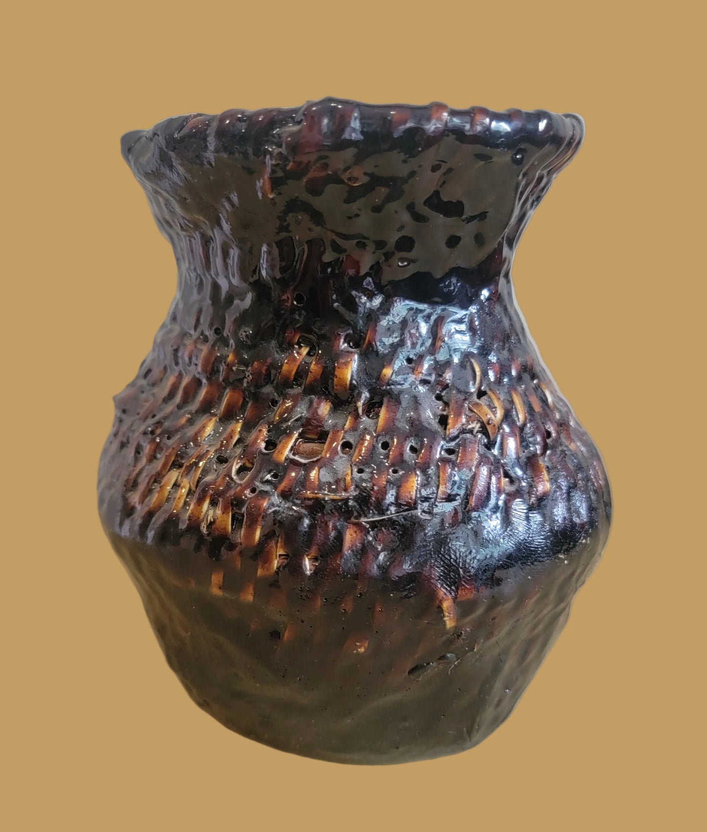 Navajo Traditional Pine Pitch Indian Basket