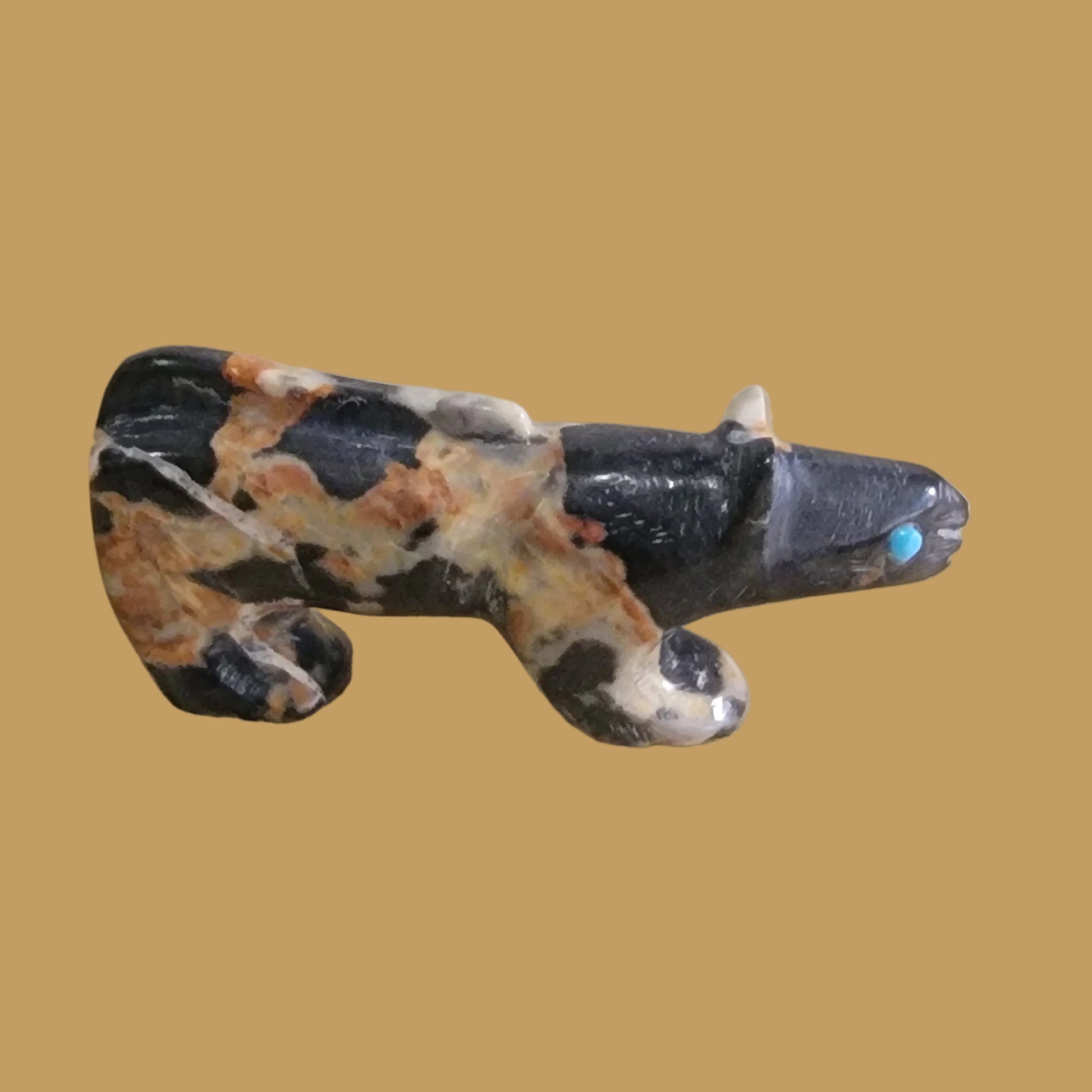 Sleek Orca Agate Mountain Lion Zuni Fetish