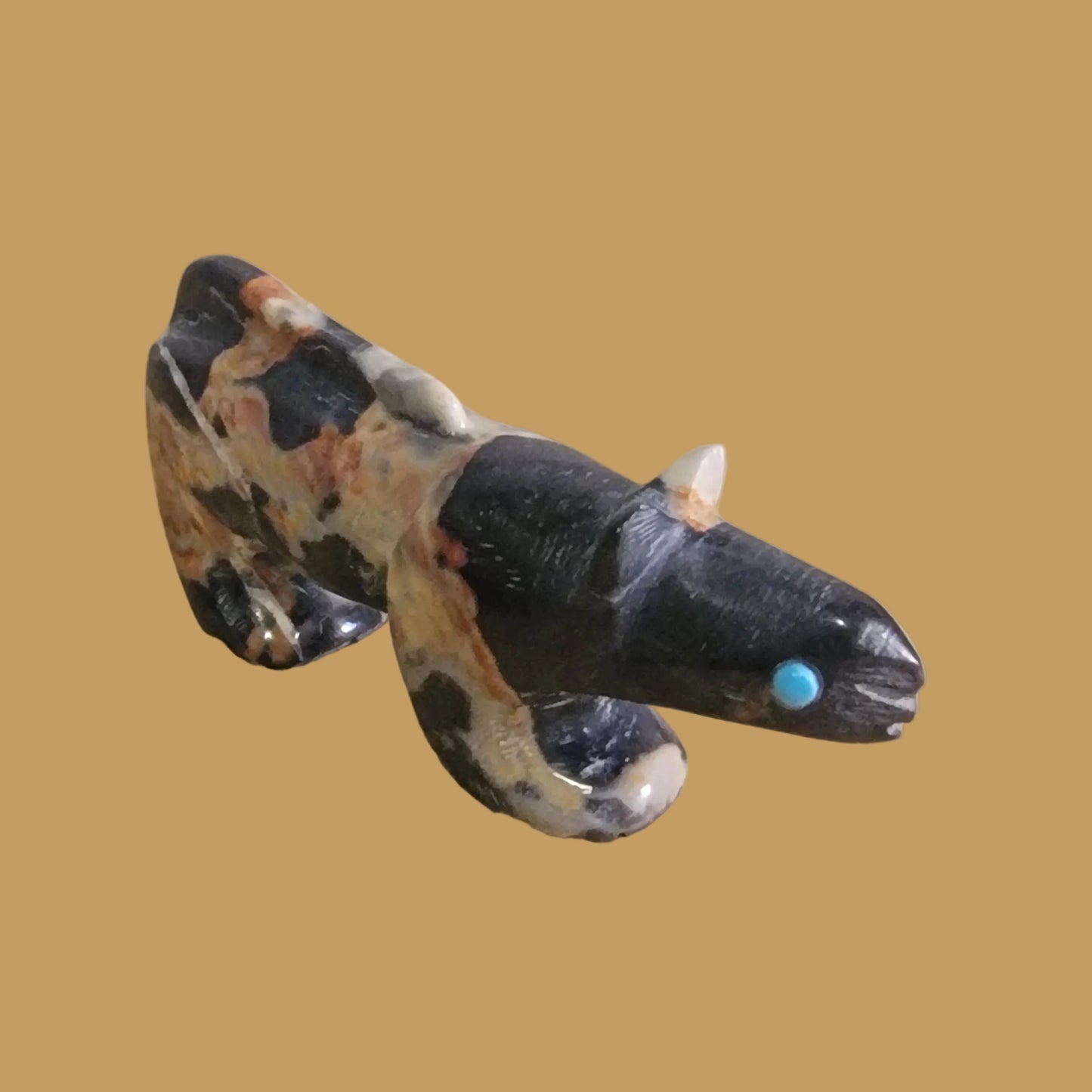 Sleek Orca Agate Mountain Lion Zuni Fetish