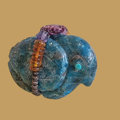Elegant Apatite Messenger Bird w/ Fancy Bundle Zuni Fetish