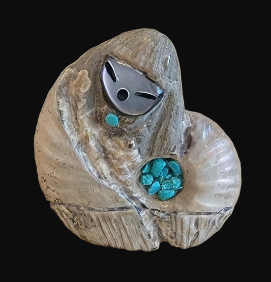 Ammonite Zuni Maiden w/ Olla Zuni Fetish