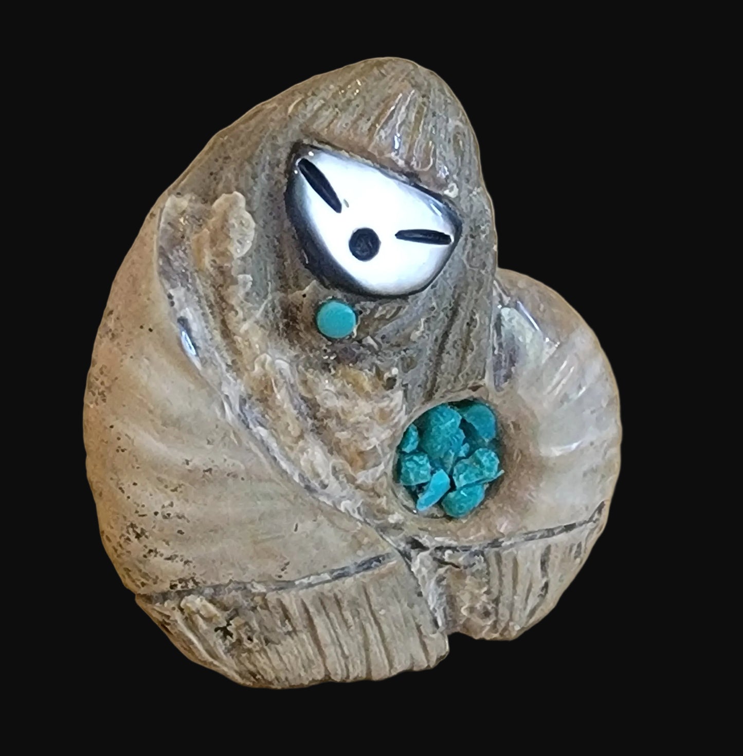 Ammonite Zuni Maiden w/ Olla Zuni Fetish