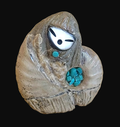 Ammonite Zuni Maiden w/ Olla Zuni Fetish